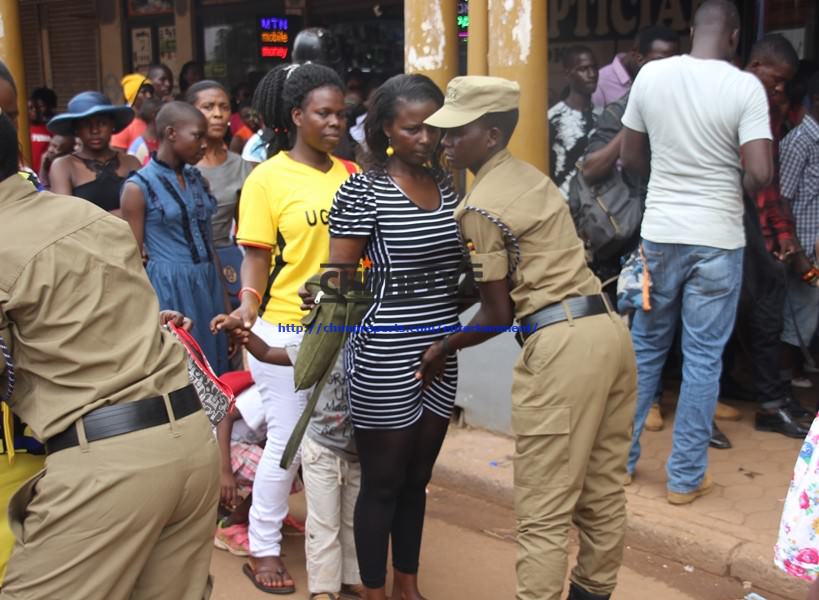 우간다 수도에서 열린 캄팔라 축제와 신체 검사