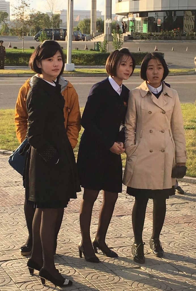 홍콩 사진기자가 찍은 북한 여중생들