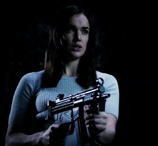 소총의 반동 - 엘리자베스 헨스트리지(Elizabeth Henstridge) - Agents of S.H.I.E.L.D. 시즌 4