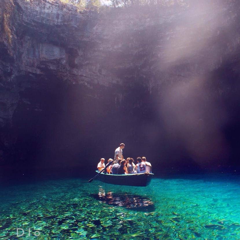 그리스 수중 동굴의 위엄