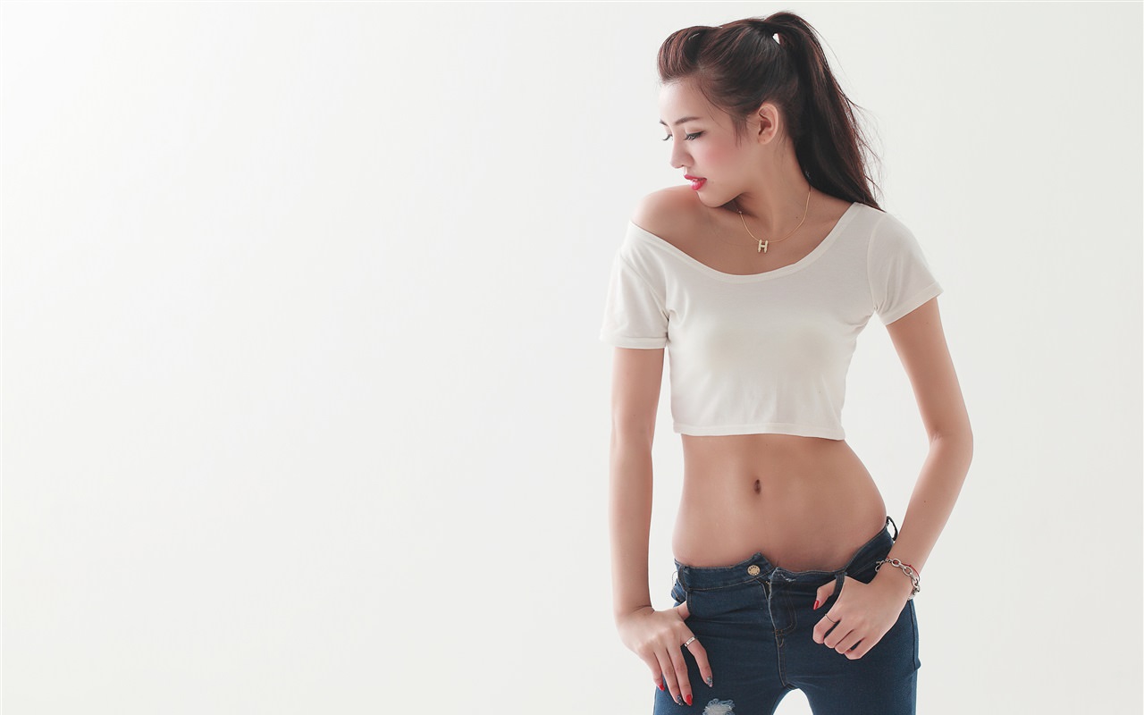 Asian Girl Model Posture