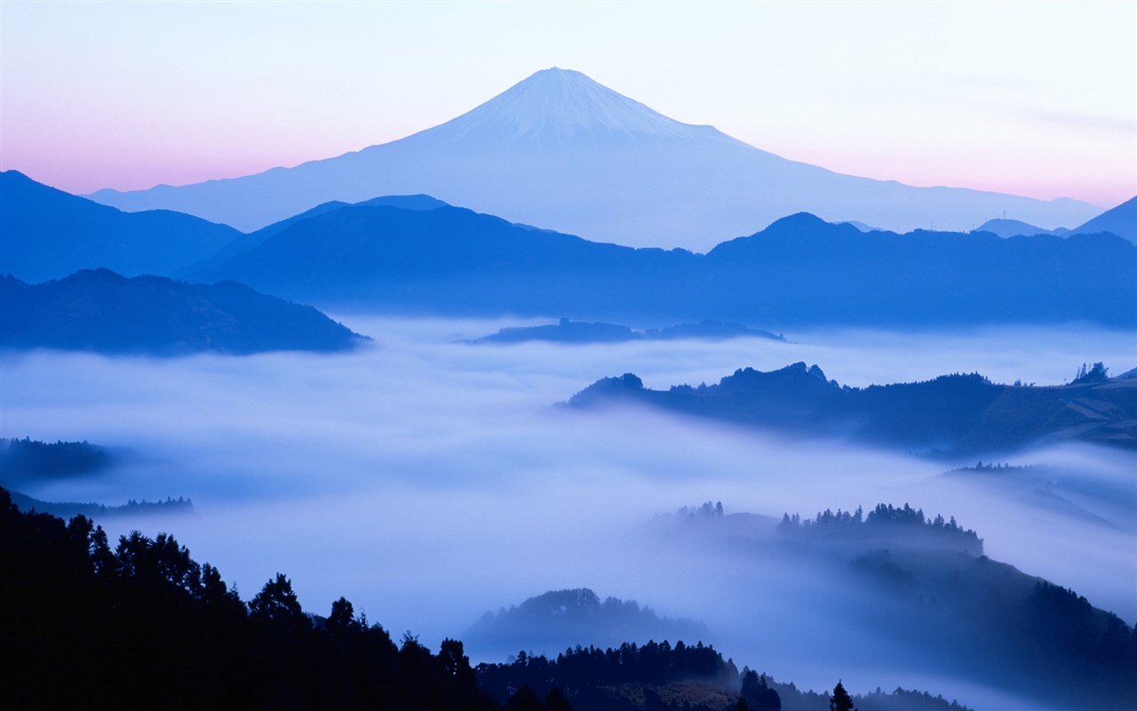 The dawn of Mount Fuji in Japan