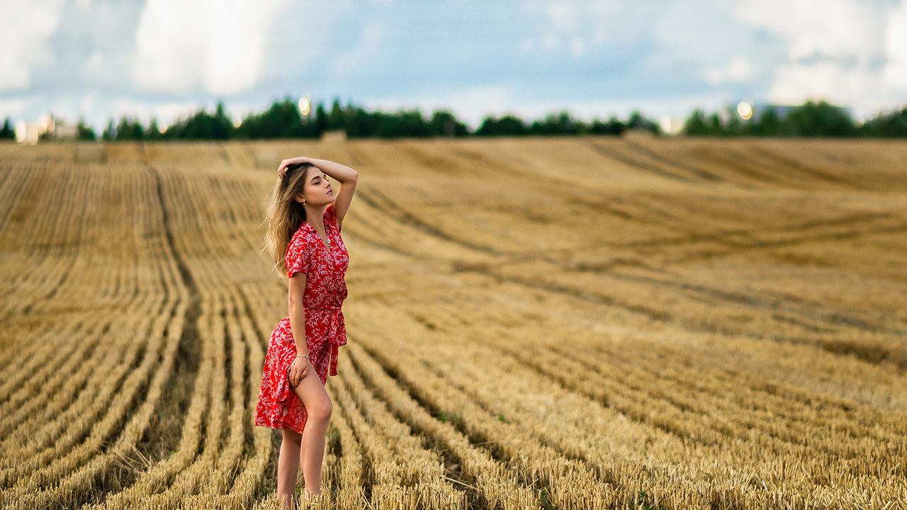 Western Girl Pose in Field