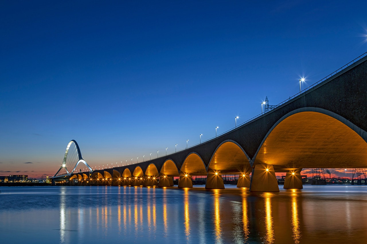 Sunset Bridge De Oversteek
