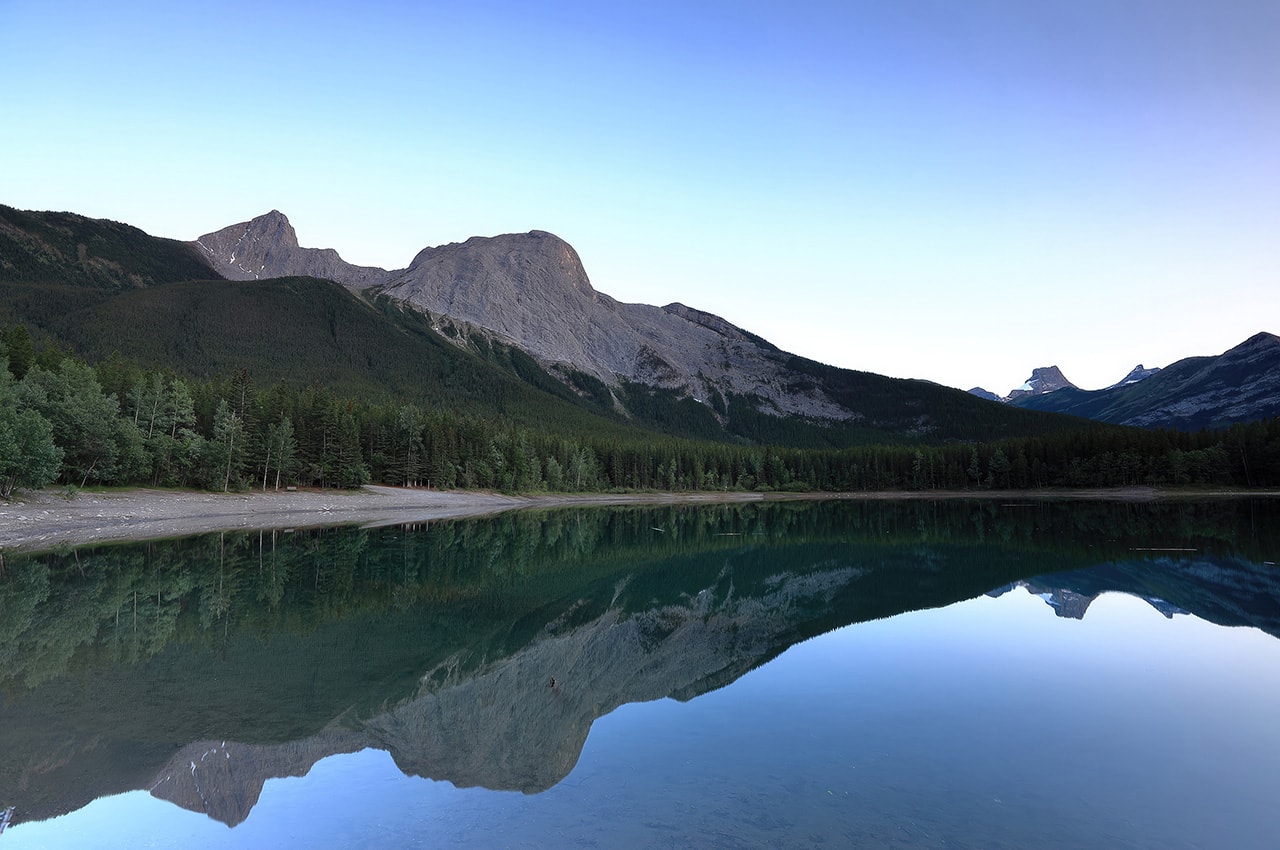 Moutains Lake Reflection
