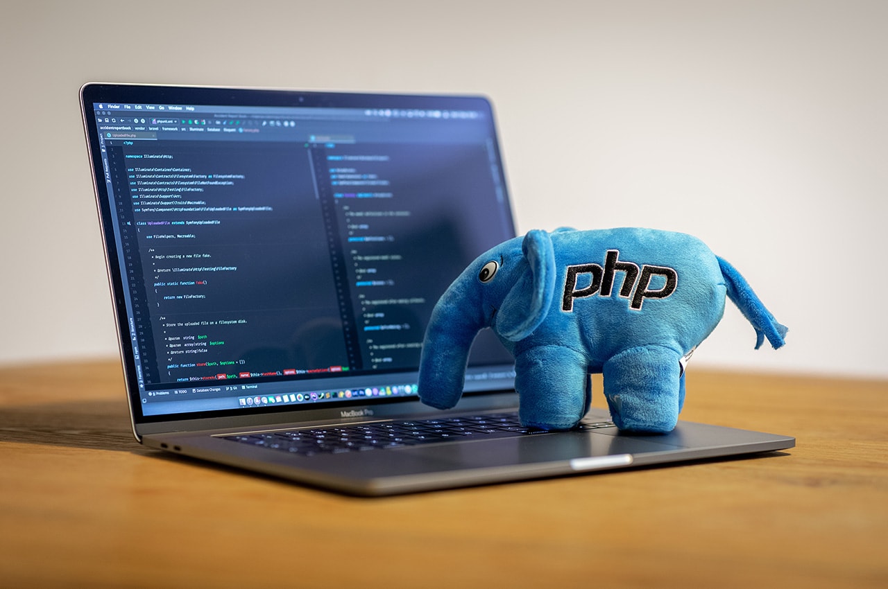 ElePHPant on a Macbook Pro