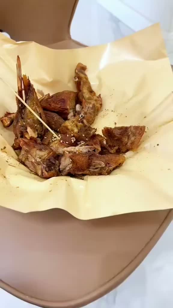 치사하네