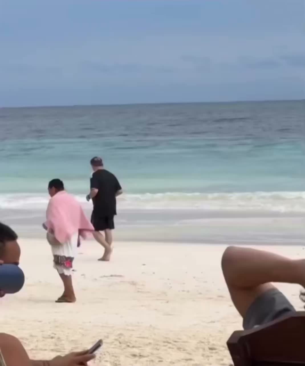 처음에는 '이 사람 대체 뭐 하는 거지?' 라는 생각이 들었어요