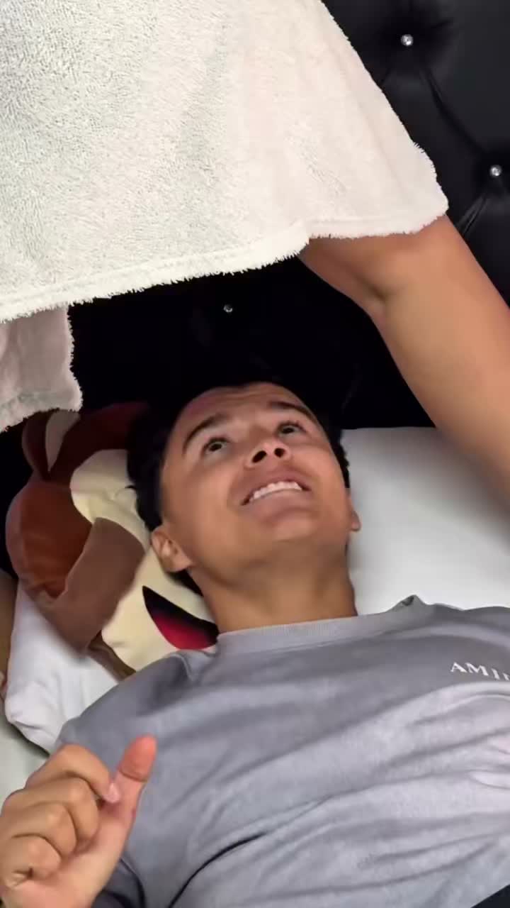 못 볼 걸 보고 말았어