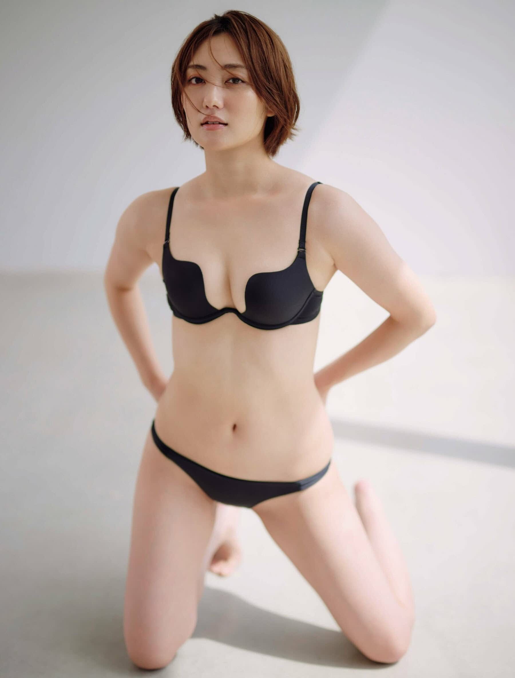 오쿠야마 카즈사(奥山かずさ, おくやま かずさ) - 프라이데이 2023 1/6•13