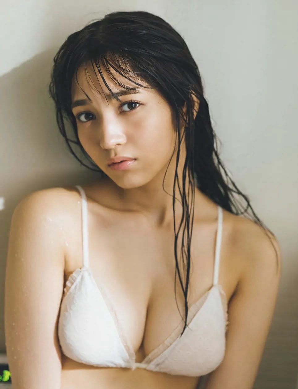 쿠로사키 나나코(黒嵜菜々子, くろさき ななこ) - 프라이데이 2023 2/10