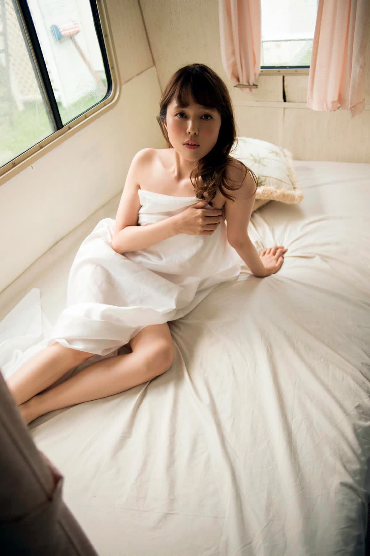 키쿠치 미카(菊地美香, きくち みか) - 플래시 디지털 사진집 2017