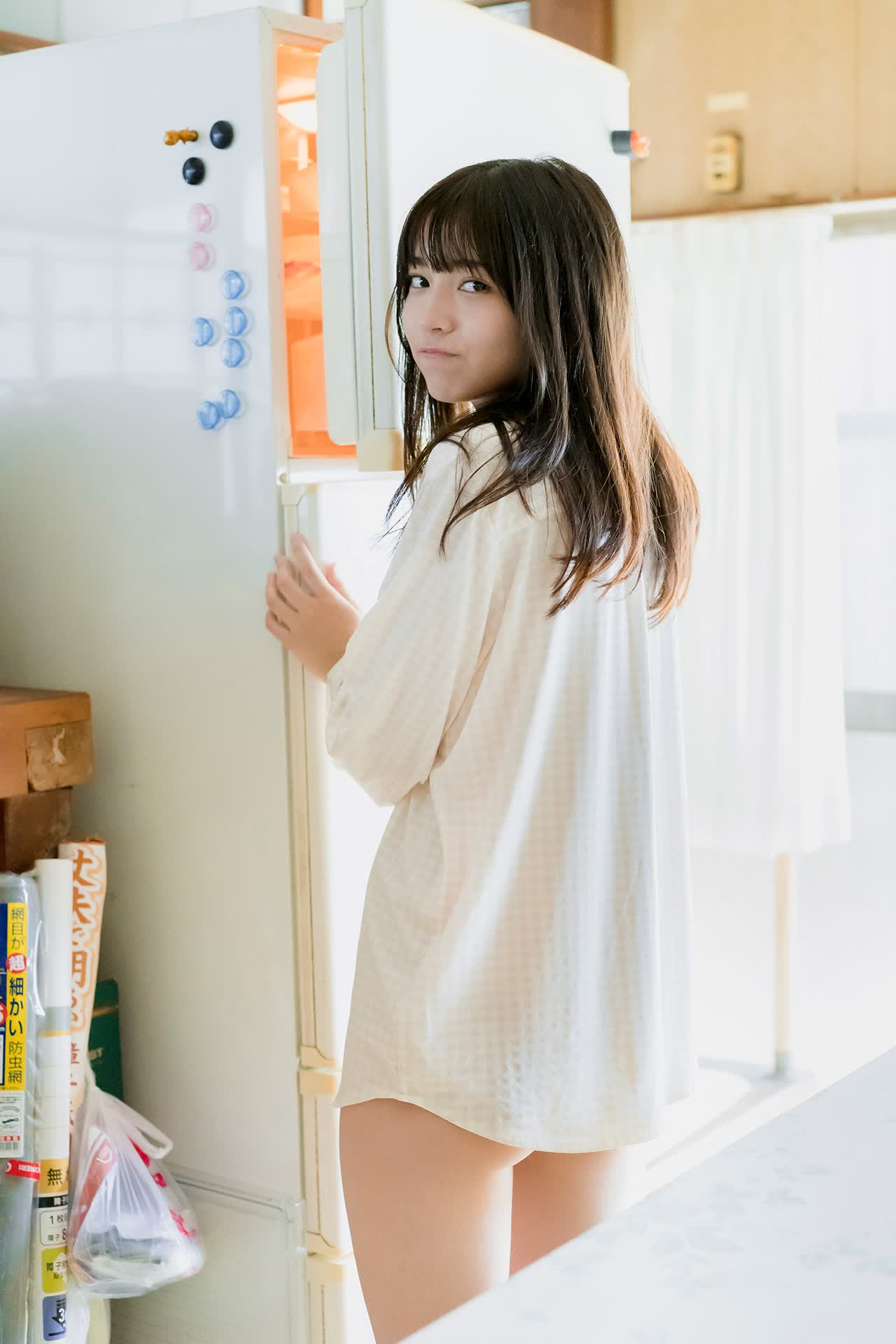 쿠로사키 나나코(黒嵜菜々子, くろさき ななこ) - 플래시 디지털 사진집 2021