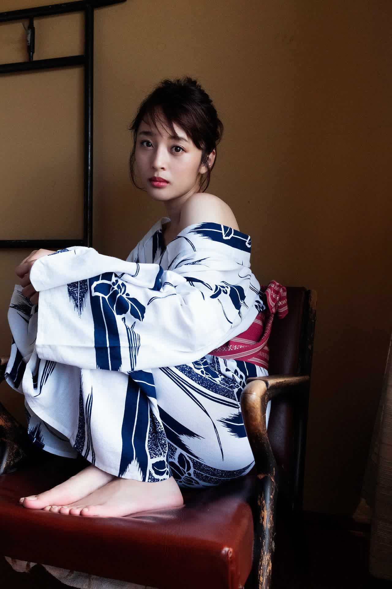 짐부 미사키(神部美咲, じんぶ みさき) - 플래시 디지털 사진집 2020