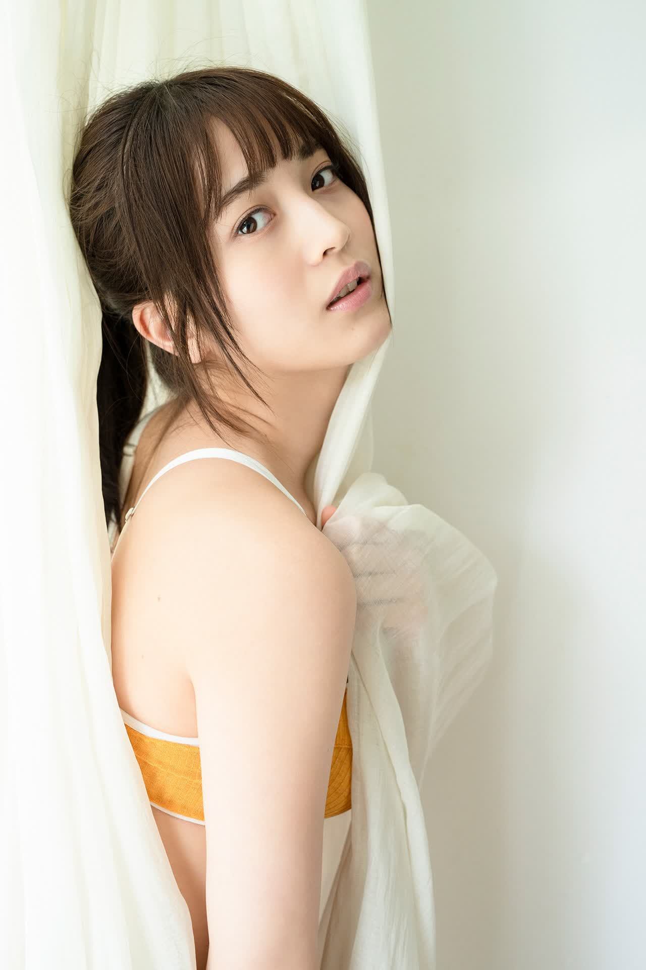 쿠로사키 나나코(黒嵜菜々子, くろさき ななこ) - 플래시 디지털 사진집 2022