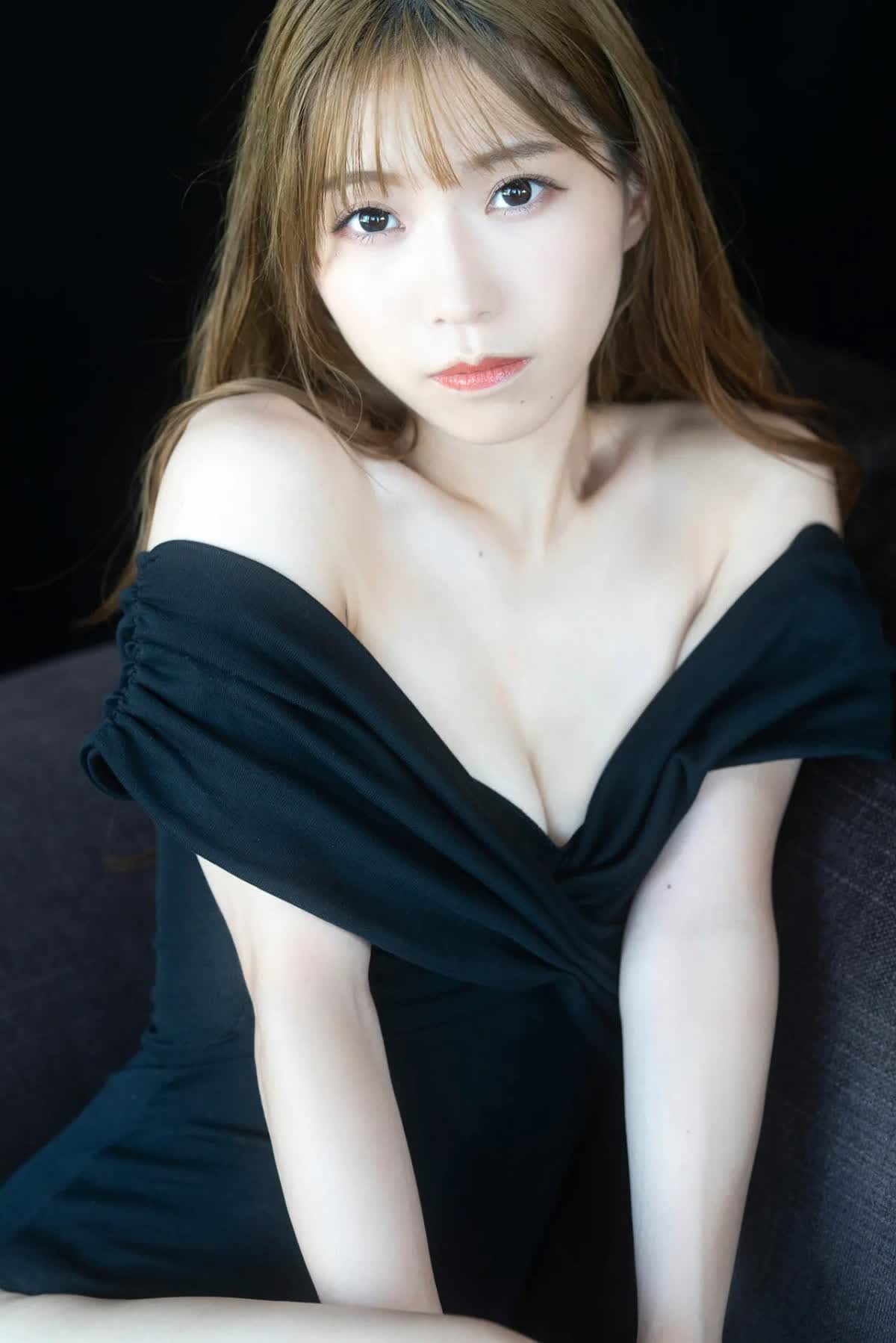 아사카(亜咲花, あさか) - 프라이데이 디지털 포토북 사진집 2024