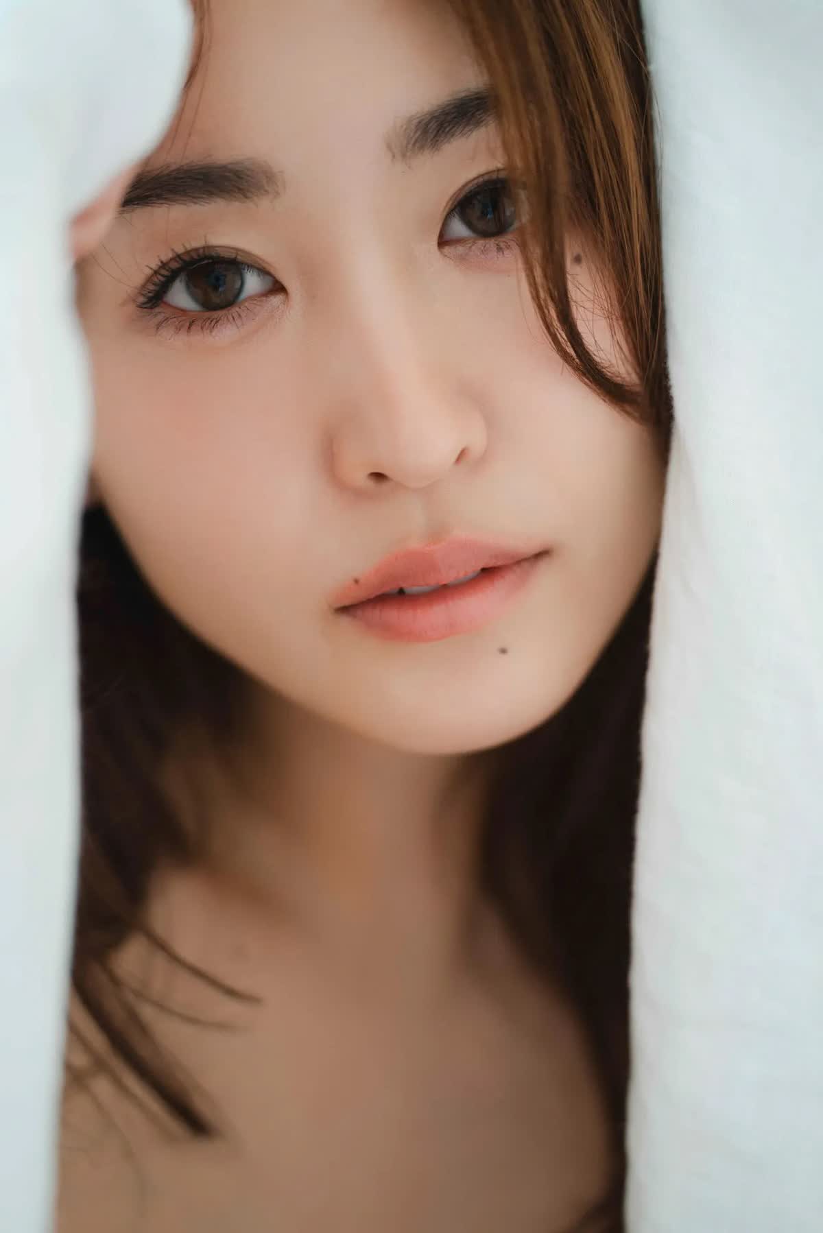 미와 하루카(三輪晴香, みわ はるか) - 프라이데이 디지털 포토북 사진집 2024