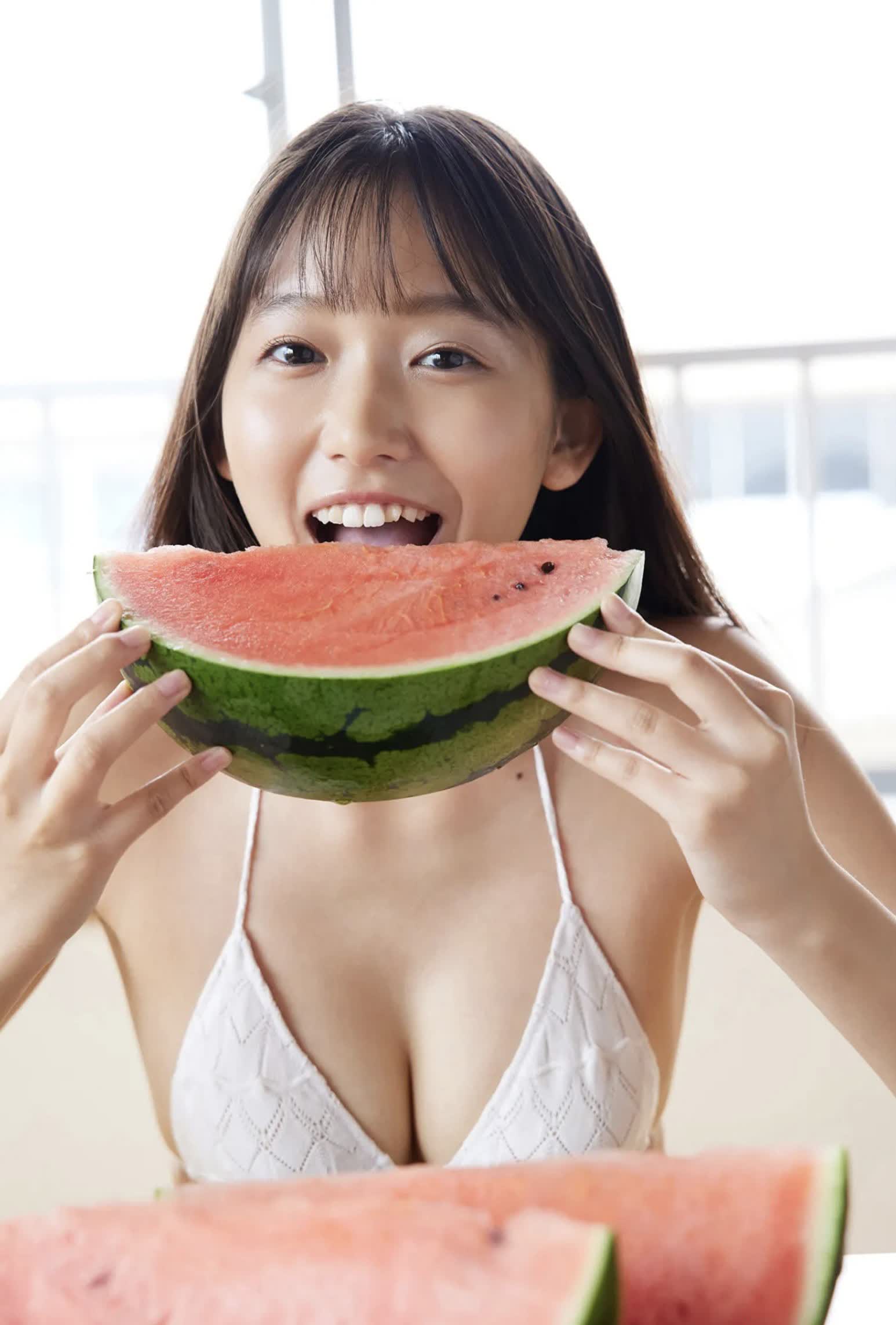 시다 네네(志田音々, しだ ねね) - 프라이데이 디지털 포토북 사진집 2021