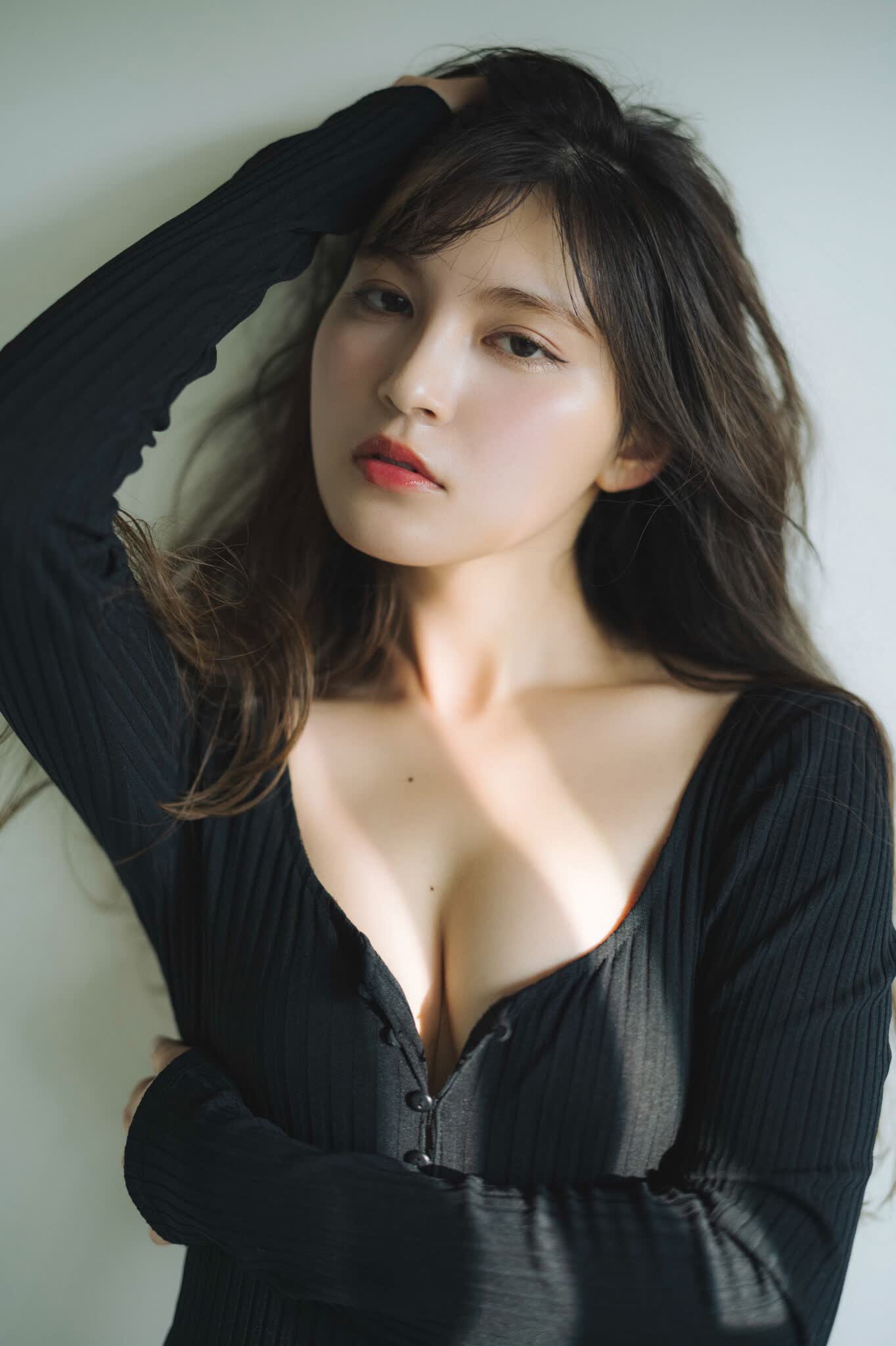 코지나 유이(神志那結衣, こうじな ゆい) - 프라이데이 디지털 포토북 사진집 2024