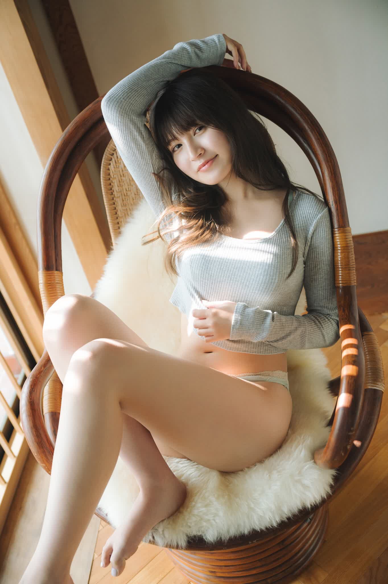 코지나 유이(神志那結衣, こうじな ゆい) - 프라이데이 디지털 포토북 사진집 2024