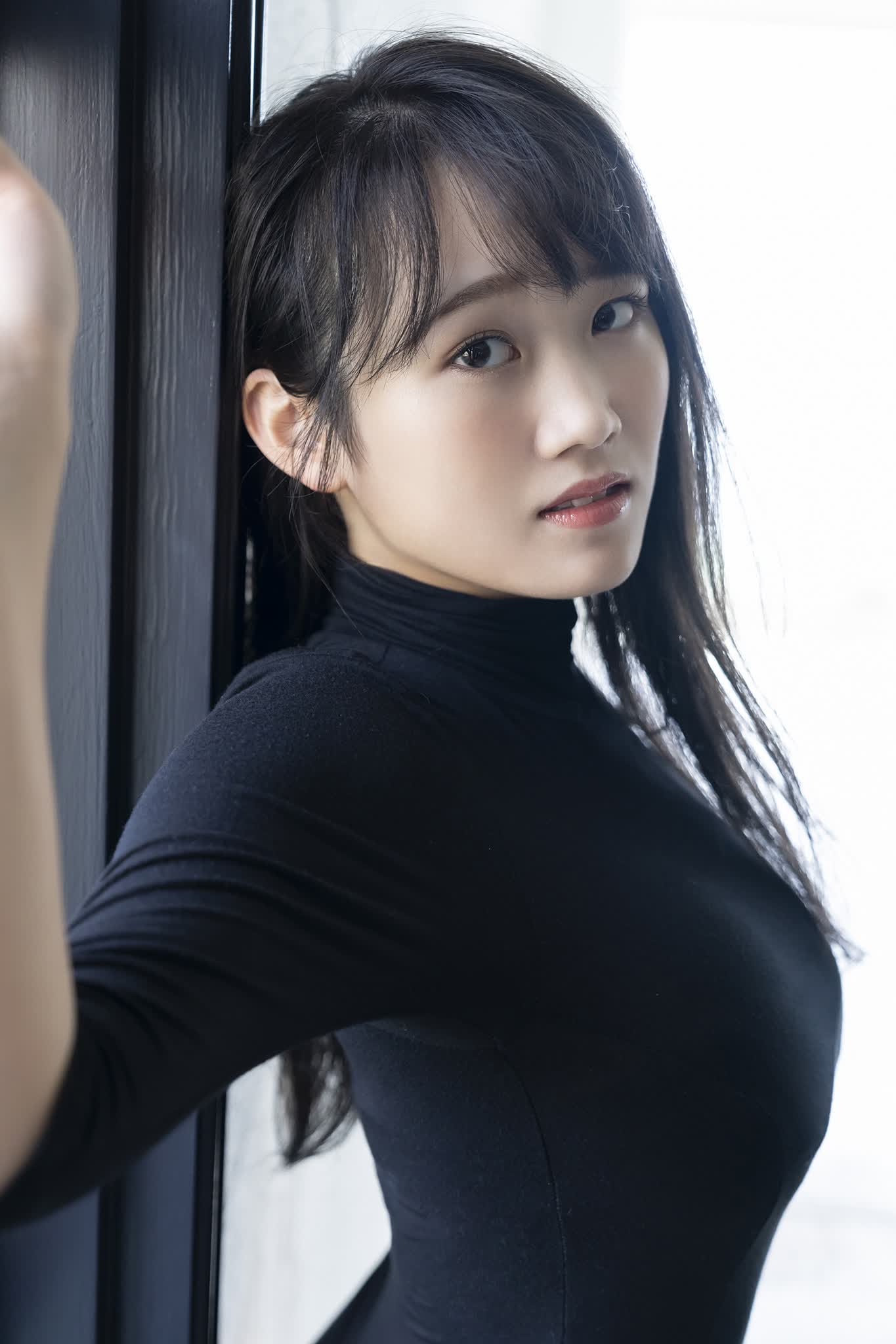 오쿠무라 리호(奥村梨穂, おくむら りほ) - 프라이데이 디지털 포토북 사진집 2024